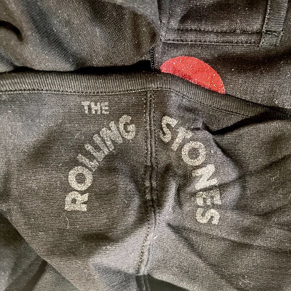 The Rolling Stones Rockware Black Kids Hoodie Size L 11/13 Authentic Gear NWT - Picture 8 of 11